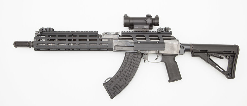 Kuvassa AK2.0m3, Meopta Meored T, Troyn flip up -tähtäimet